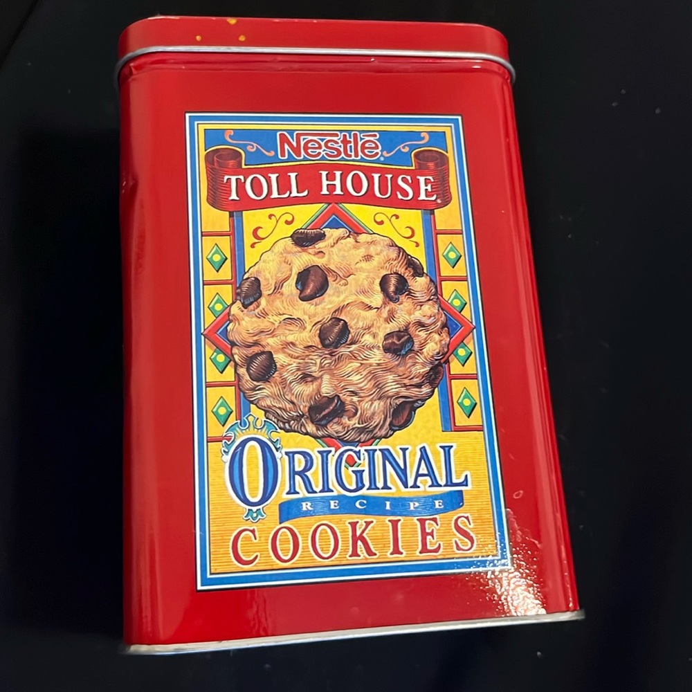 Nestle Toll House chocolate chip morsel tin
